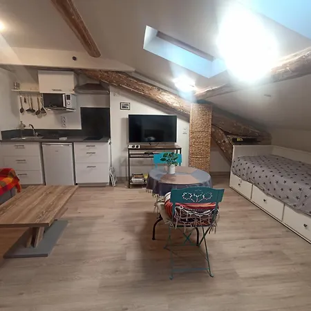 Pour 2 Avec Ascenseur Et Wifi, Proche De La Gare A - Fr-1-338-602 Apartment